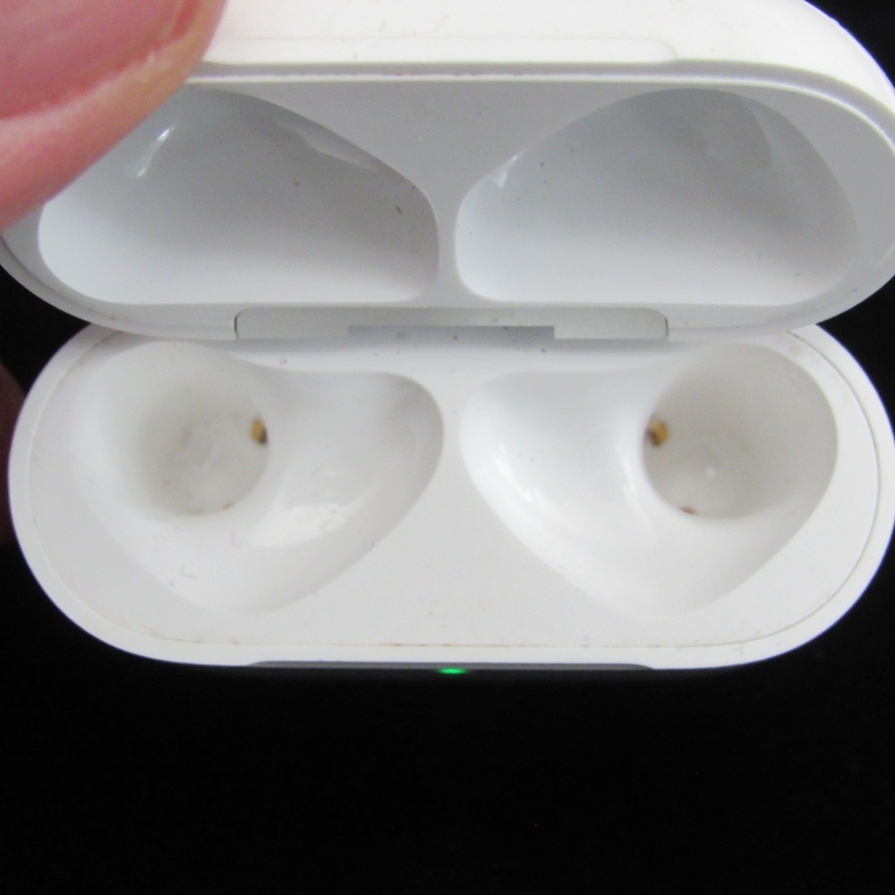 Apple Airpods 4 A3059 Case‎ Only FOR PARTS *Read Description* - Picture 5 of 6
